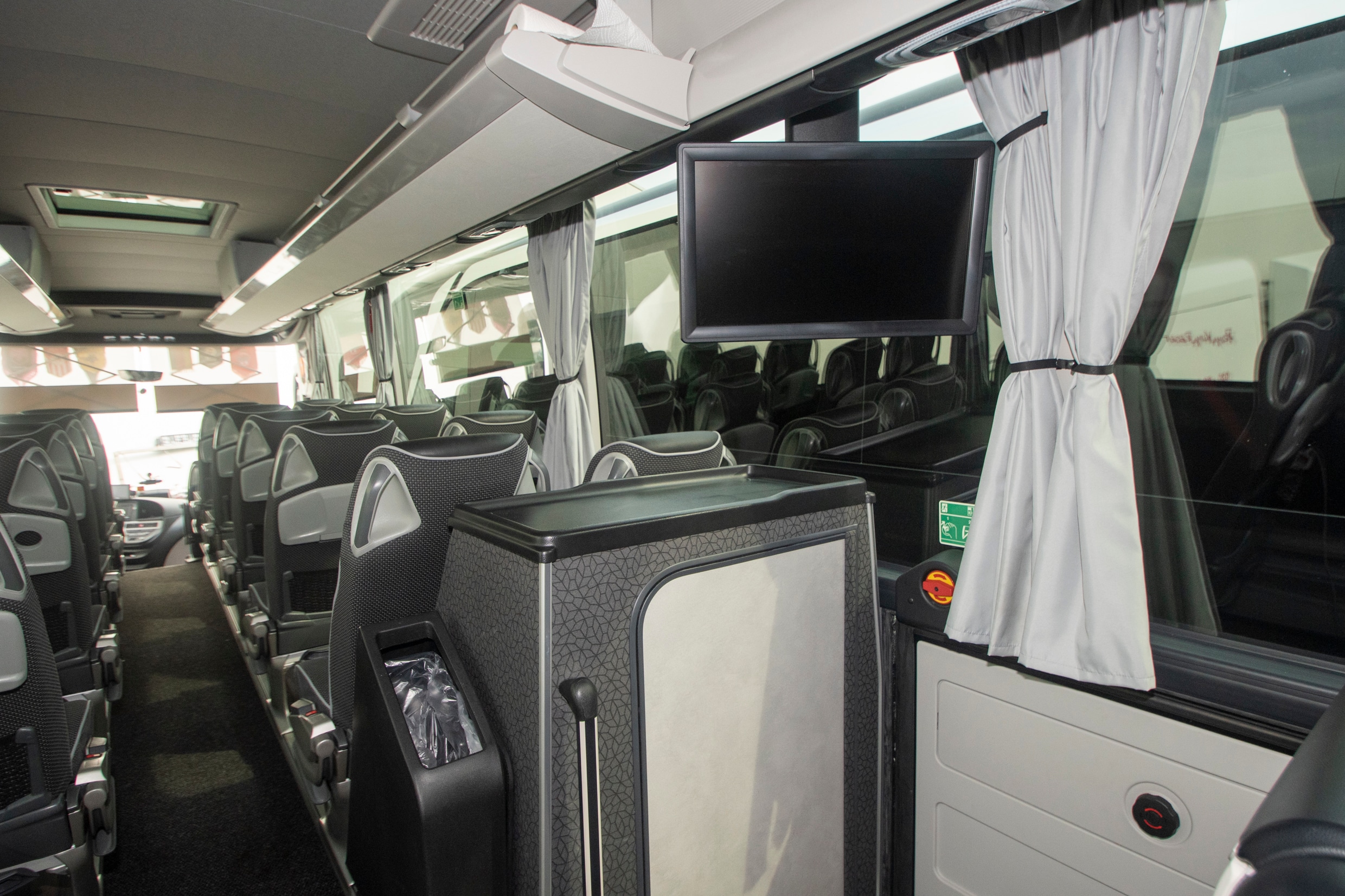 ALBA BERLIN team coach interior: screen in the passenger compartment