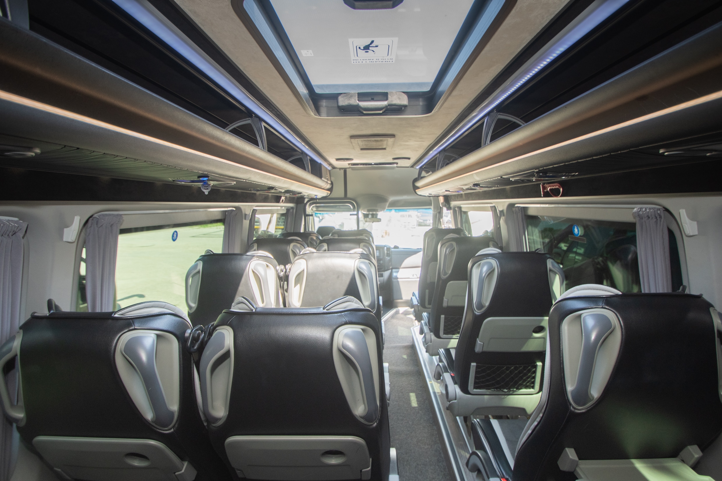 S-Class interior: view through the passenger compartment