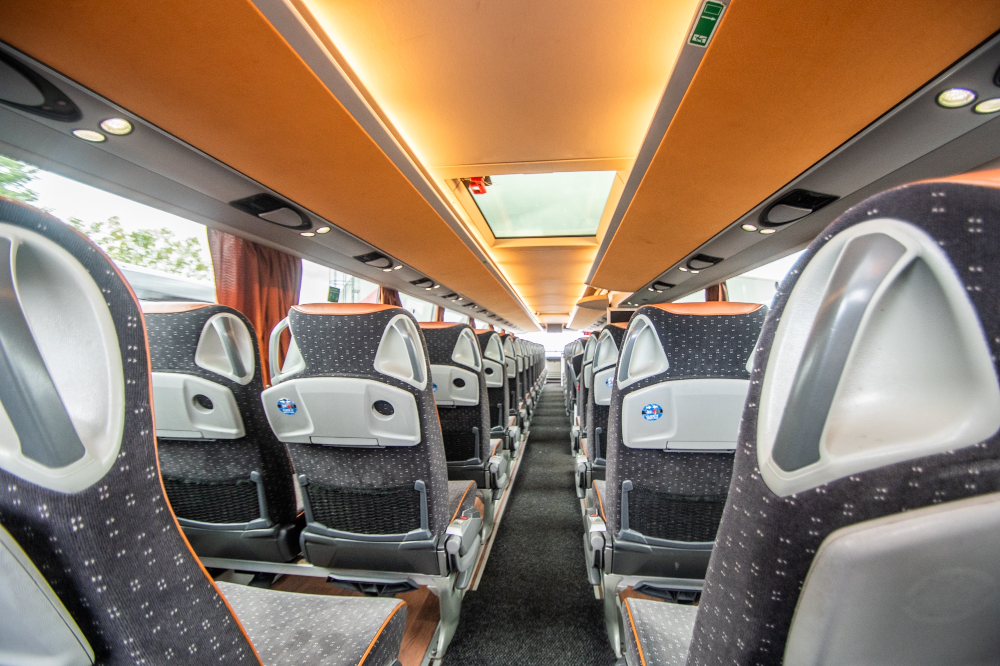 XXL-Class interior: view along the centre aisle